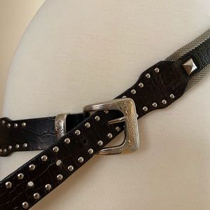 Women’s leather belt